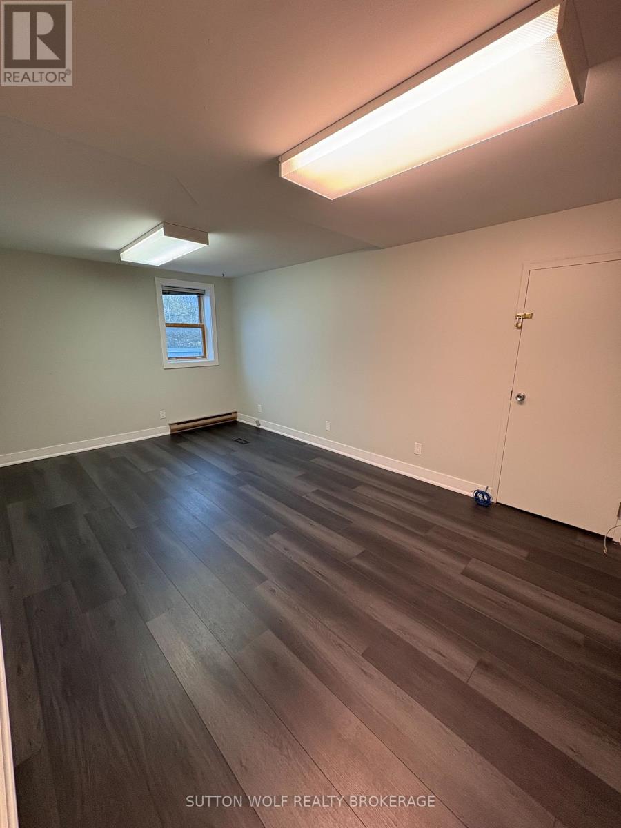 97 Frank Street, Strathroy-Caradoc, Ontario  N7G 2R5 - Photo 5 - X12579522