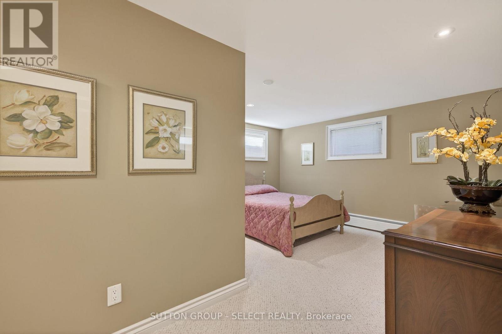 129 Wychwood Place, London North, Ontario  N6G 1S7 - Photo 39 - X12579532