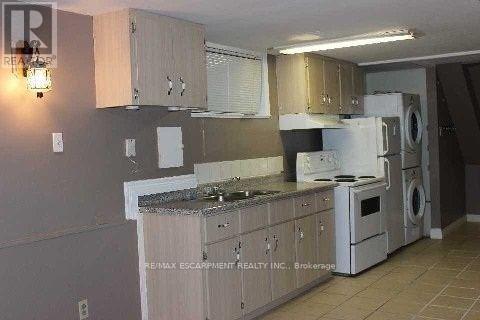 2012 Bonnymede Drive, Mississauga, Ontario  L5J 1E3 - Photo 4 - W12579266