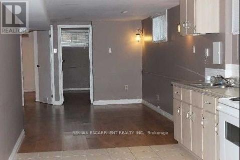 2012 Bonnymede Drive, Mississauga, Ontario  L5J 1E3 - Photo 5 - W12579266