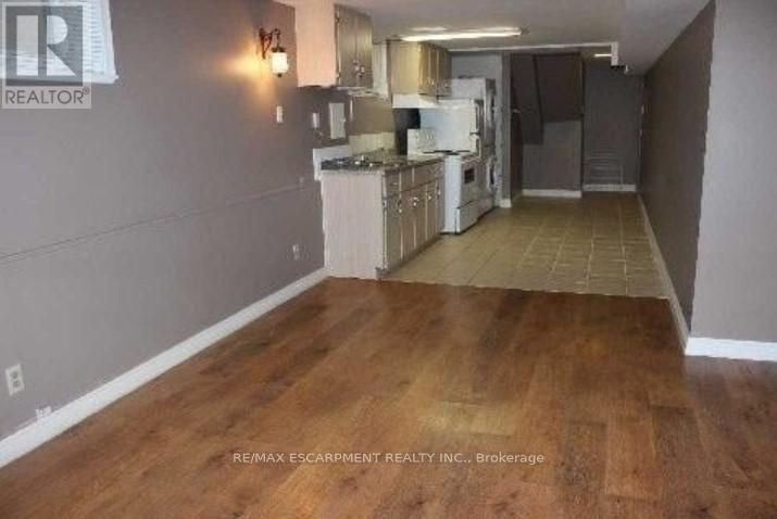 2012 Bonnymede Drive, Mississauga, Ontario  L5J 1E3 - Photo 6 - W12579266