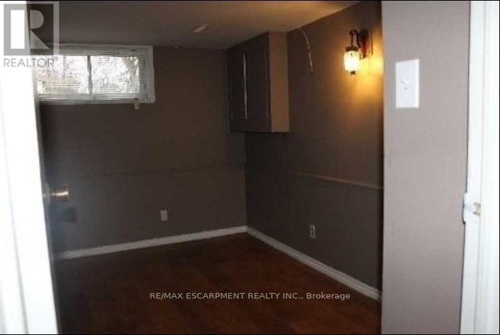 2012 Bonnymede Drive, Mississauga, Ontario  L5J 1E3 - Photo 9 - W12579266