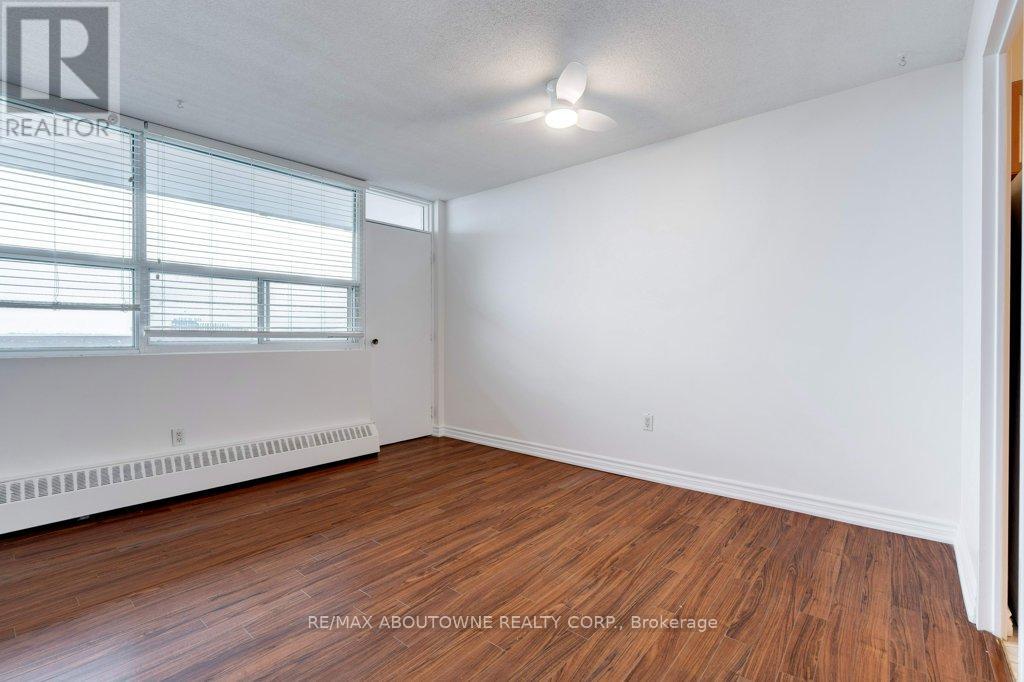 1408 - 2263 Marine Drive, Oakville, Ontario  L6L 5K1 - Photo 10 - W12579278