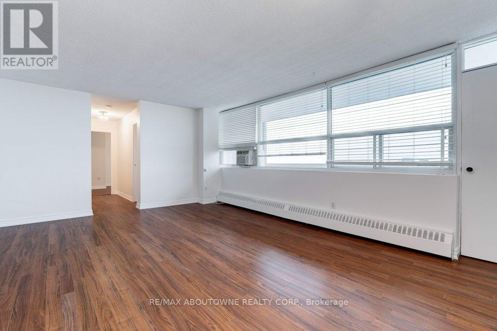 1408 - 2263 Marine Drive, Oakville, Ontario  L6L 5K1 - Photo 11 - W12579278