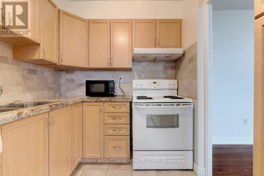 1408 - 2263 Marine Drive, Oakville, Ontario  L6L 5K1 - Photo 16 - W12579278