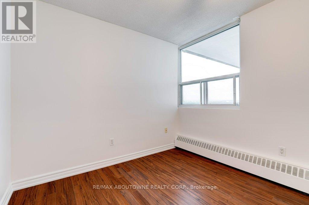 1408 - 2263 Marine Drive, Oakville, Ontario  L6L 5K1 - Photo 22 - W12579278