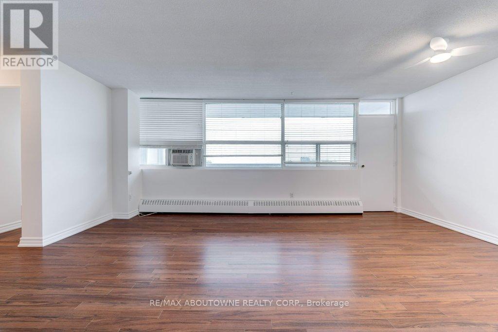 1408 - 2263 Marine Drive, Oakville, Ontario  L6L 5K1 - Photo 6 - W12579278