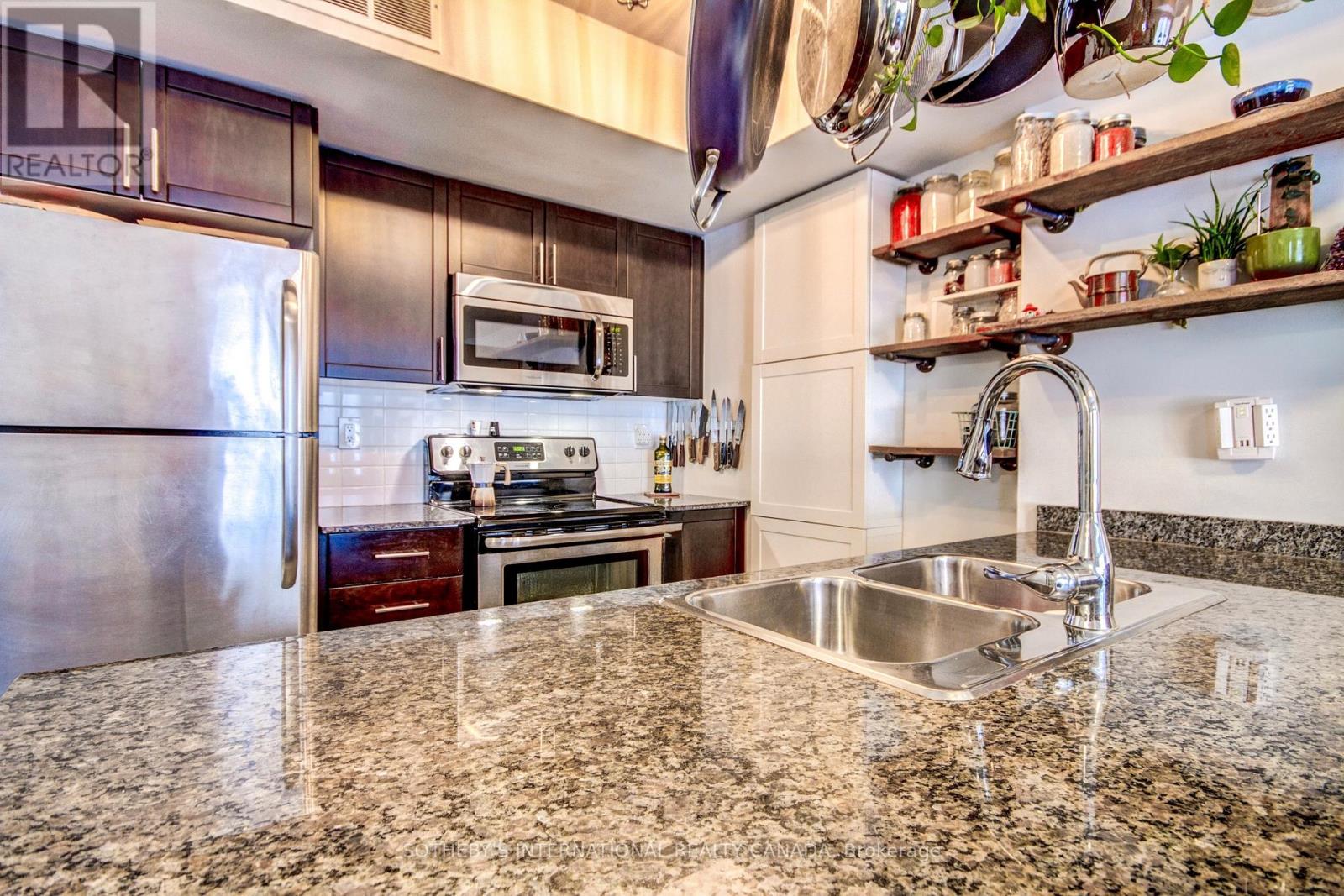 219 - 7 Foundry Lane, Toronto, Ontario  M6H 0B7 - Photo 11 - W12579280