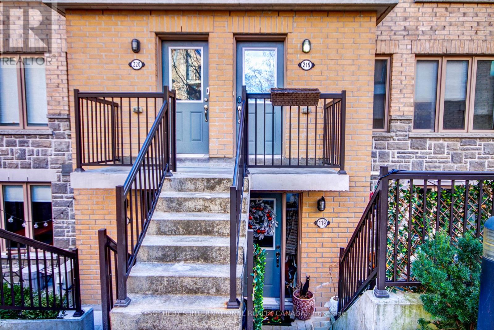 219 - 7 Foundry Lane, Toronto, Ontario  M6H 0B7 - Photo 2 - W12579280
