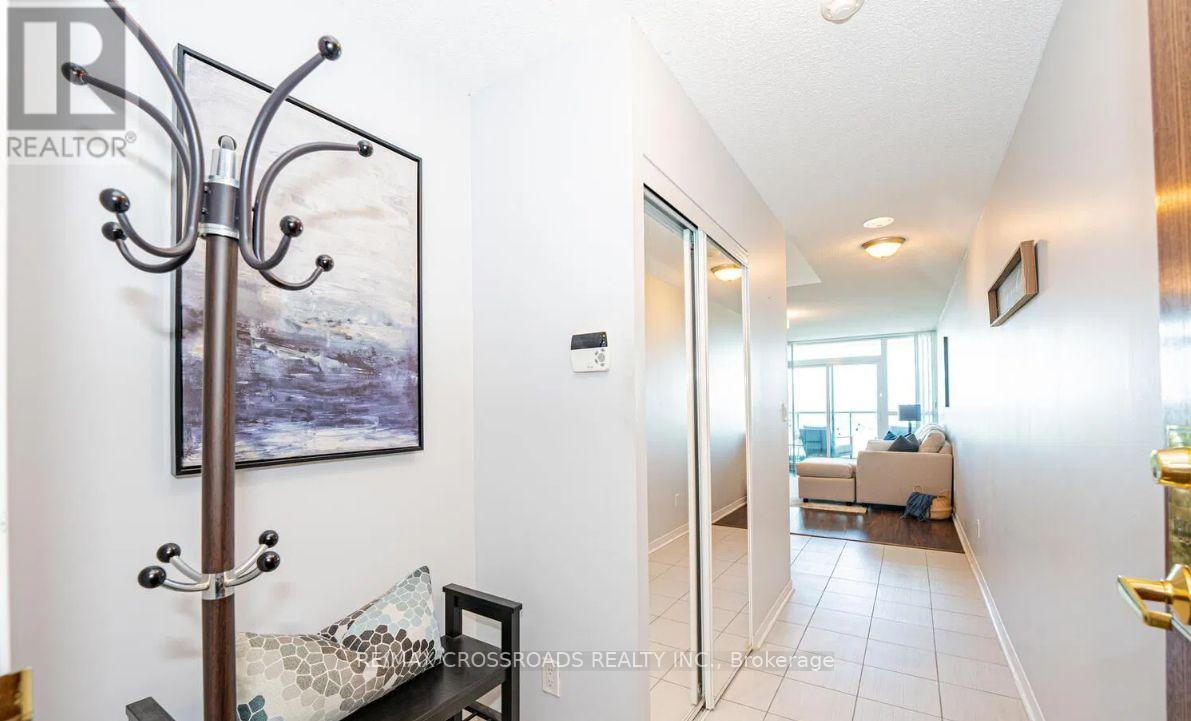 1801 - 4900 Glen Erin Drive, Mississauga, Ontario  L5M 7S2 - Photo 3 - W12579310