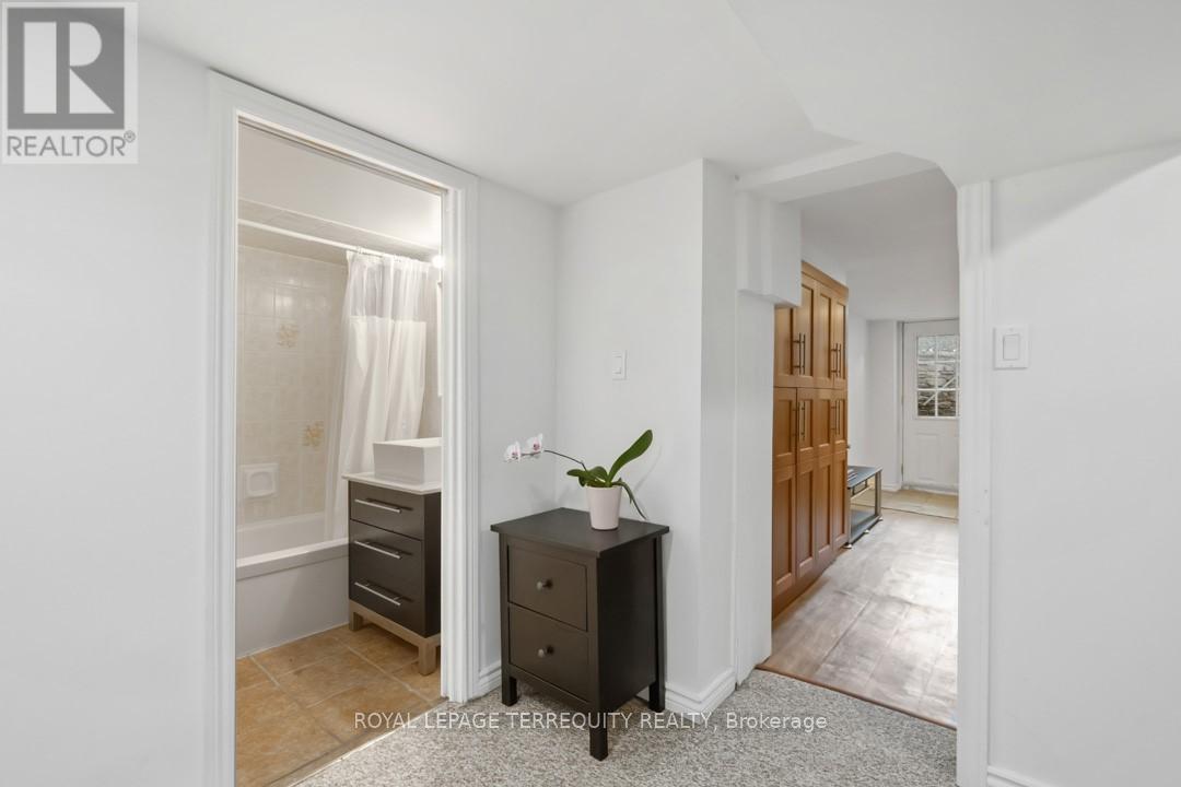 Bsmt - 95 Macdonell Avenue, Toronto, Ontario  M6R 2A4 - Photo 17 - W12579436