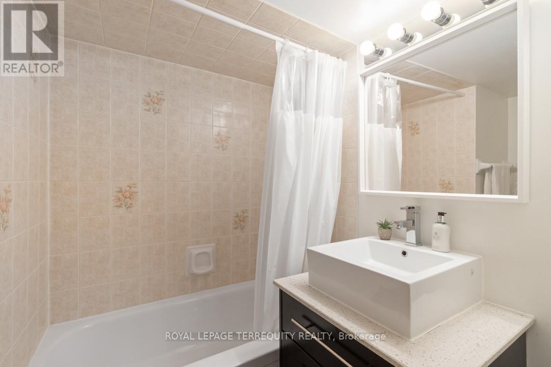 Bsmt - 95 Macdonell Avenue, Toronto, Ontario  M6R 2A4 - Photo 20 - W12579436