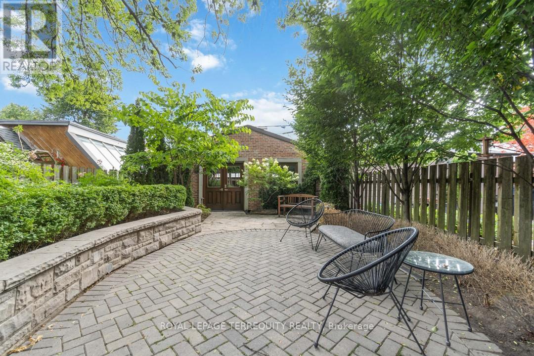 Bsmt - 95 Macdonell Avenue, Toronto, Ontario  M6R 2A4 - Photo 24 - W12579436