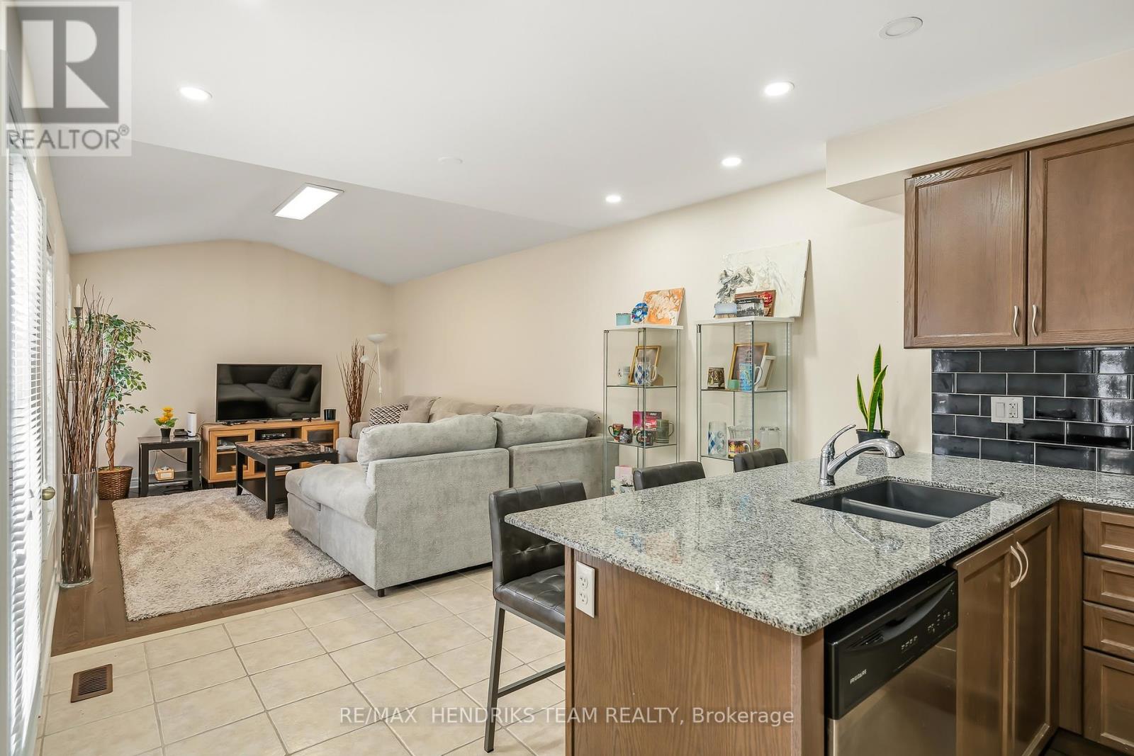 11 Keith Crescent, Niagara-On-The-Lake, Ontario  L0S 1J0 - Photo 18 - X12579498