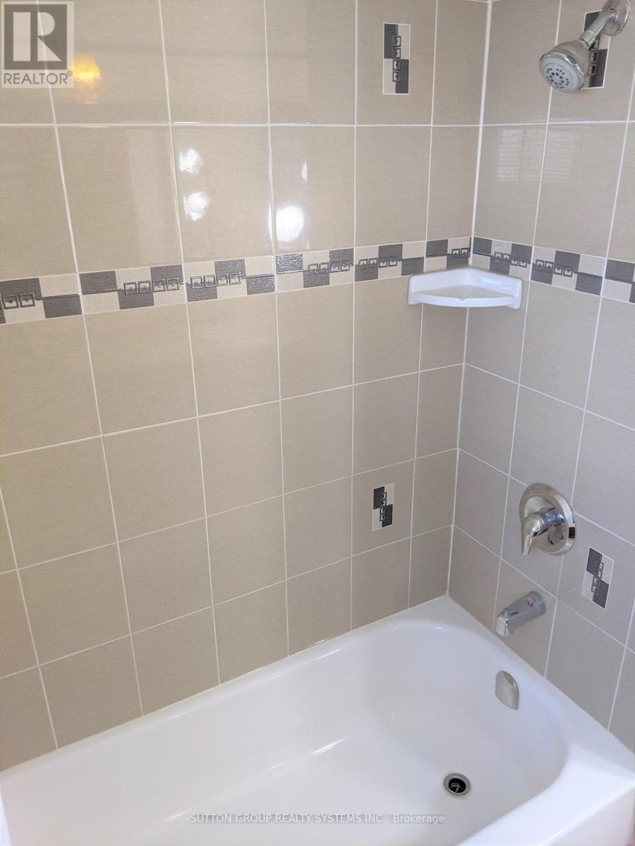 334 Dale Crescent, Waterloo, Ontario  N2J 3Y3 - Photo 8 - X12579244