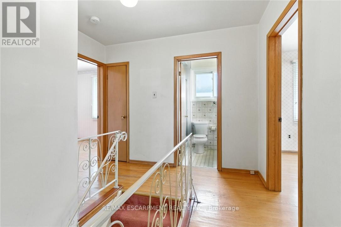 18 Jasper Drive, Hamilton, Ontario L8G 2S7 - Photo 20 - X12579274