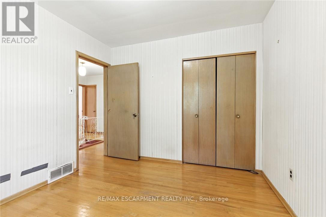 18 Jasper Drive, Hamilton, Ontario L8G 2S7 - Photo 22 - X12579274