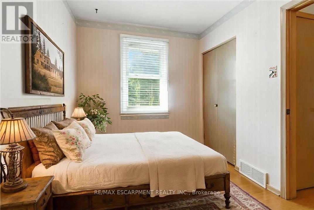 18 Jasper Drive, Hamilton, Ontario L8G 2S7 - Photo 27 - X12579274