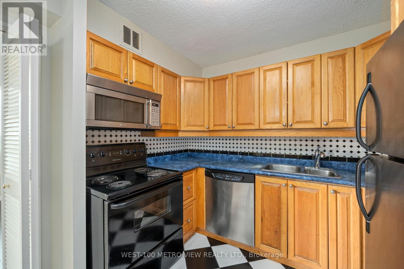 1602 - 389 Dundas Street, London East, Ontario  N6B 3L5 - Photo 5 - X12579318