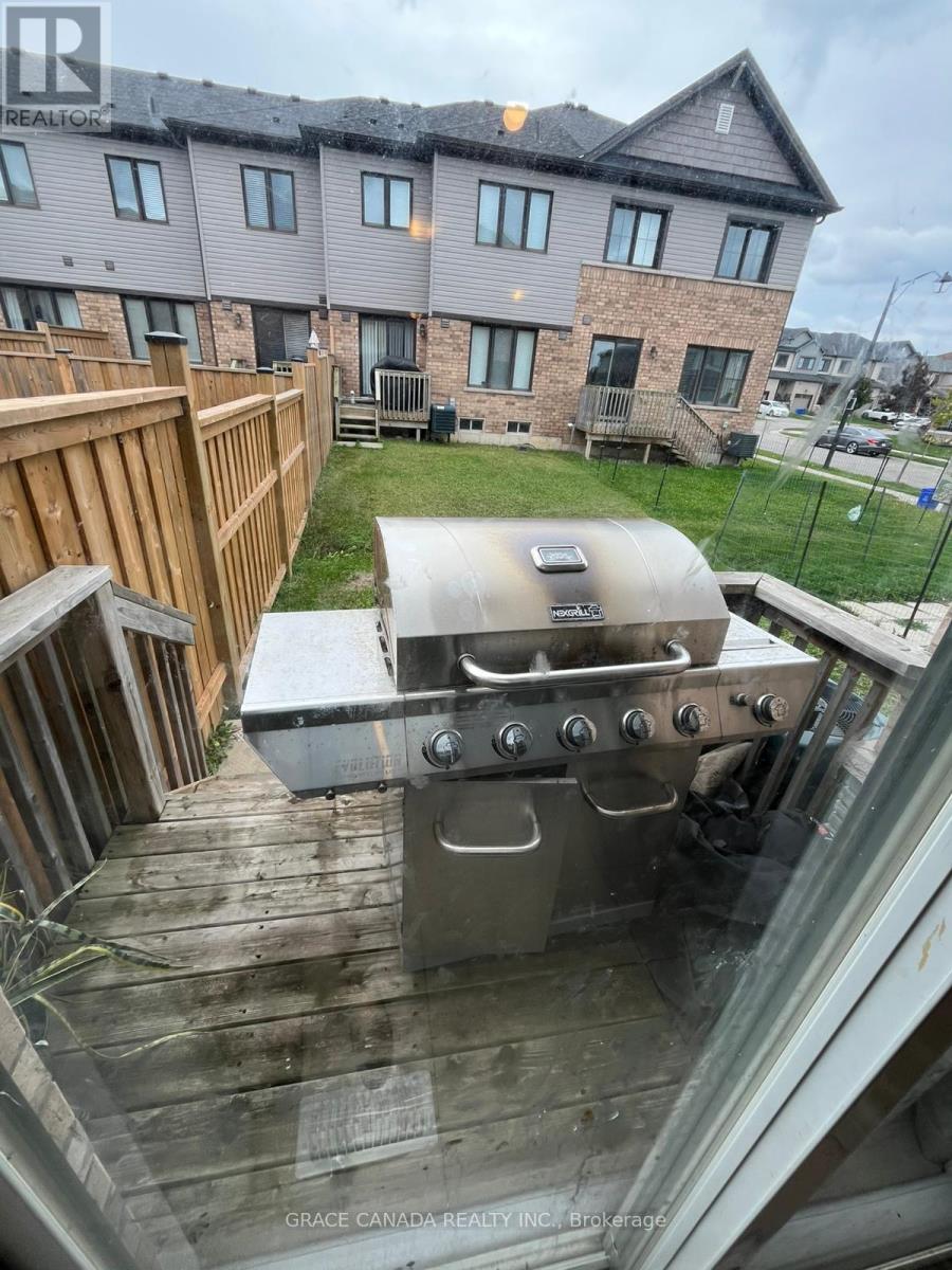 71 Bedrock Drive, Hamilton, Ontario  L8J 0K6 - Photo 22 - X12579378