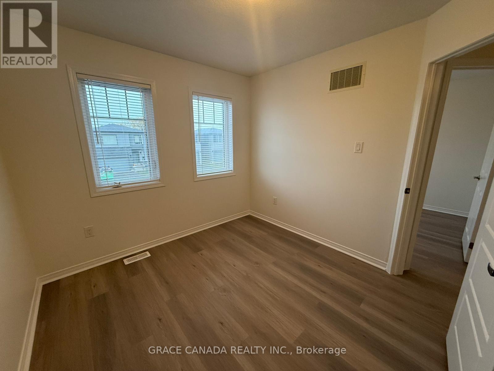 71 Bedrock Drive, Hamilton, Ontario  L8J 0K6 - Photo 4 - X12579378