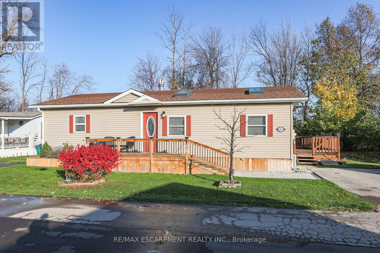 4453 Timothy Lane, Lincoln, Ontario  L3J 0W1 - Photo 2 - X12579392