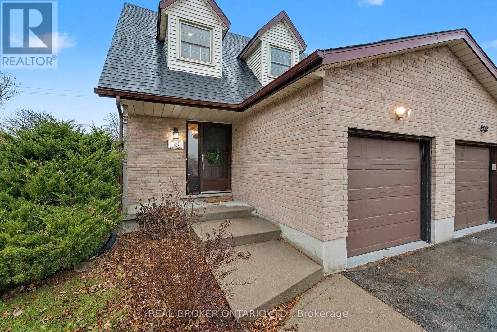 38 Catalina Court, Kitchener, Ontario  N2M 5L9 - Photo 2 - X12579422