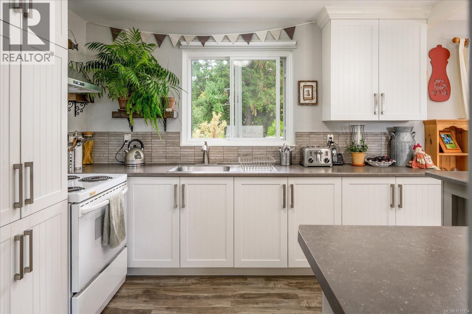 6891 Harwood Dr, Lantzville, British Columbia V0R 2H0 - Photo 24 - 1018254