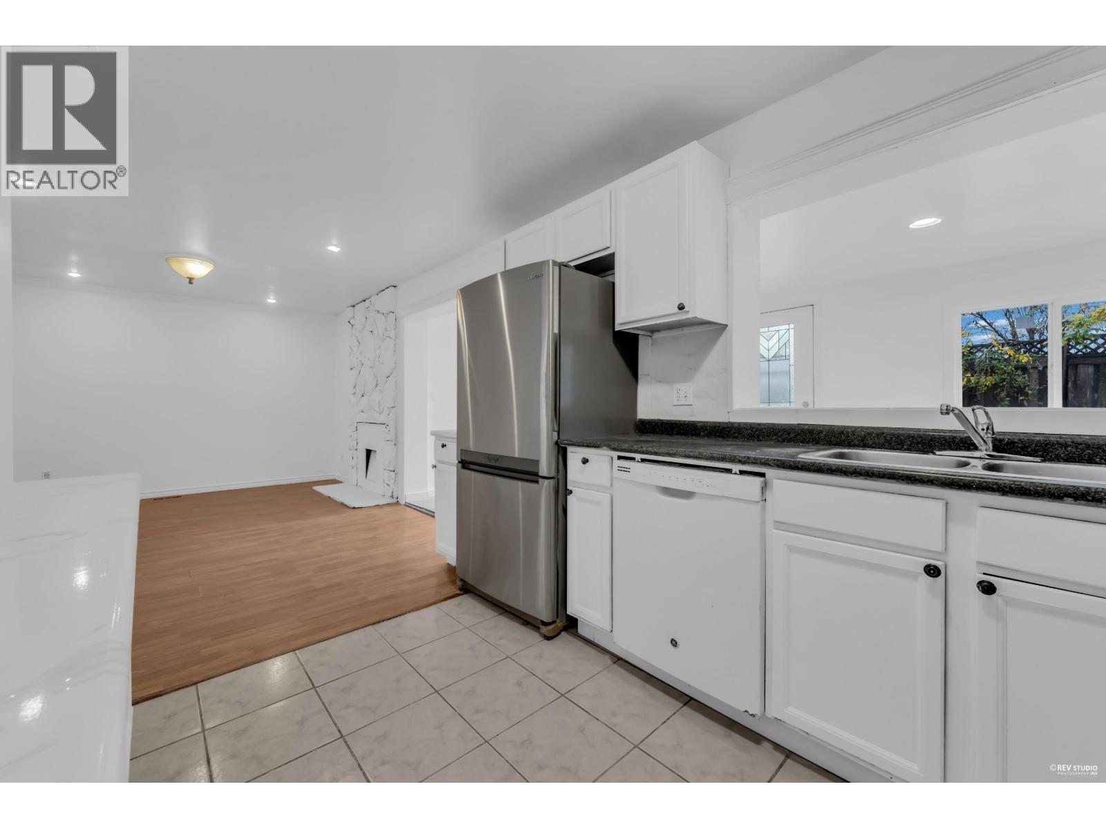 3235 Dunkirk Avenue, Coquitlam, British Columbia  V3E 1G8 - Photo 11 - R3070326