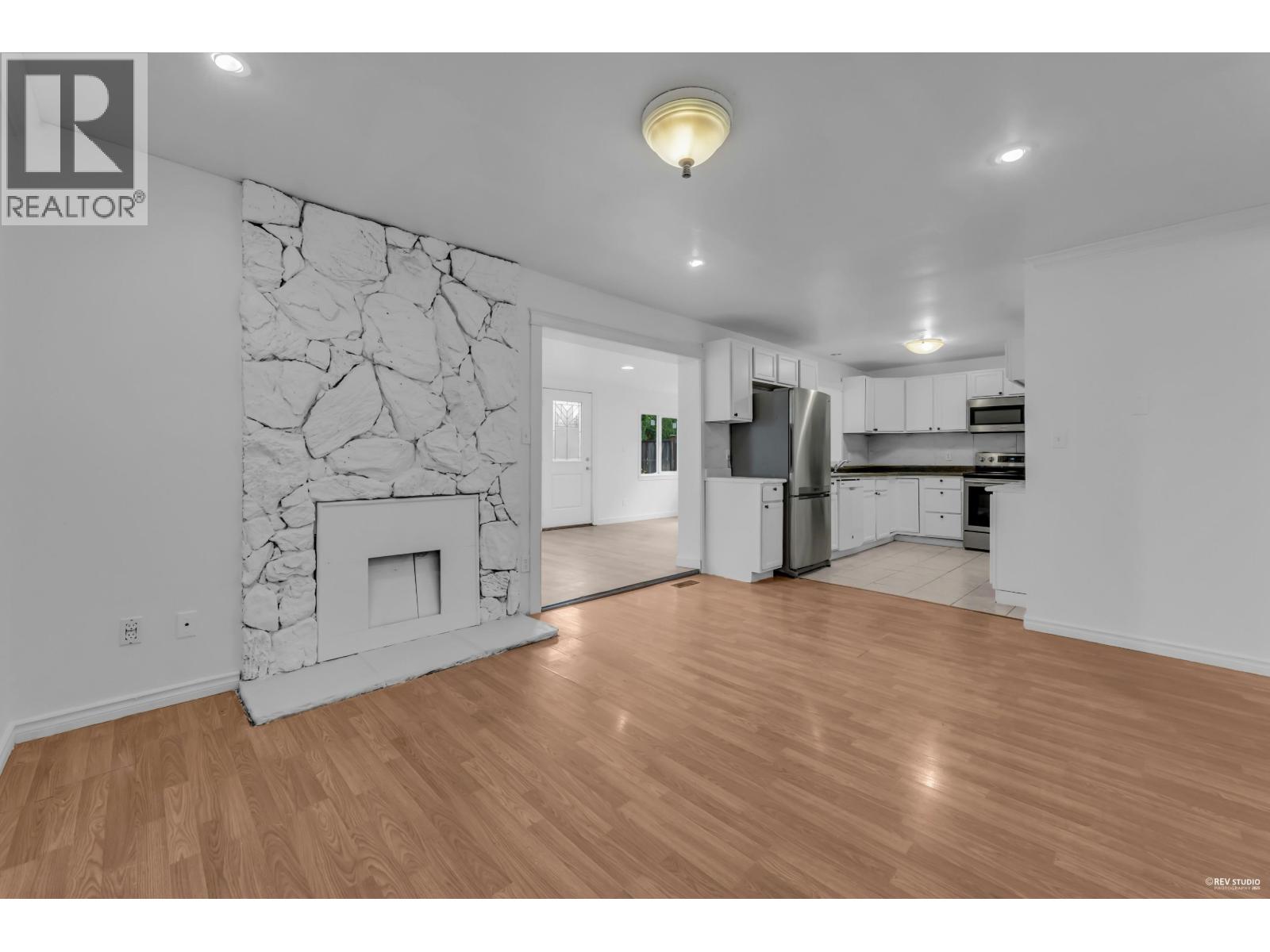 3235 Dunkirk Avenue, Coquitlam, British Columbia  V3E 1G8 - Photo 12 - R3070326