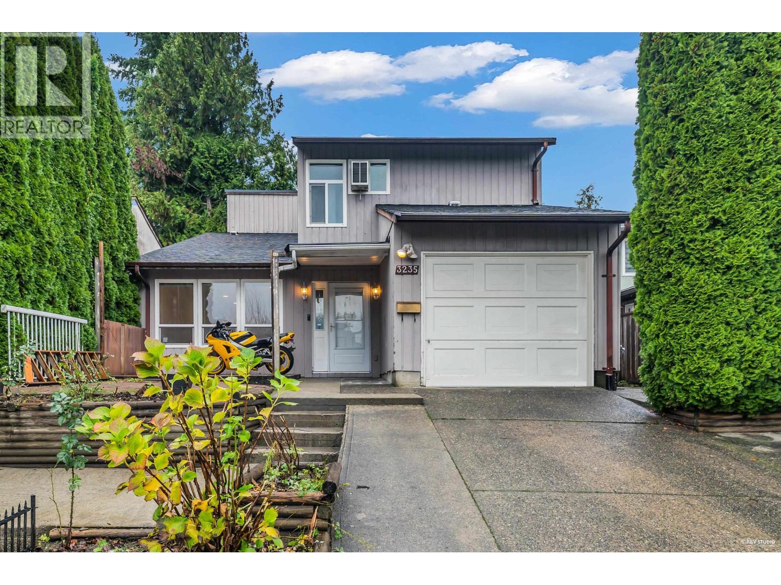 3235 Dunkirk Avenue, Coquitlam, British Columbia  V3E 1G8 - Photo 2 - R3070326