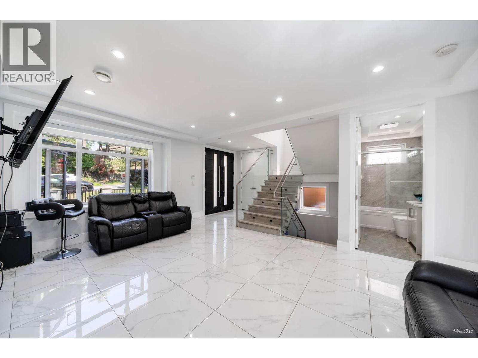 4841 Dumfries Street, Vancouver, British Columbia  V5N 3T8 - Photo 5 - R3070330