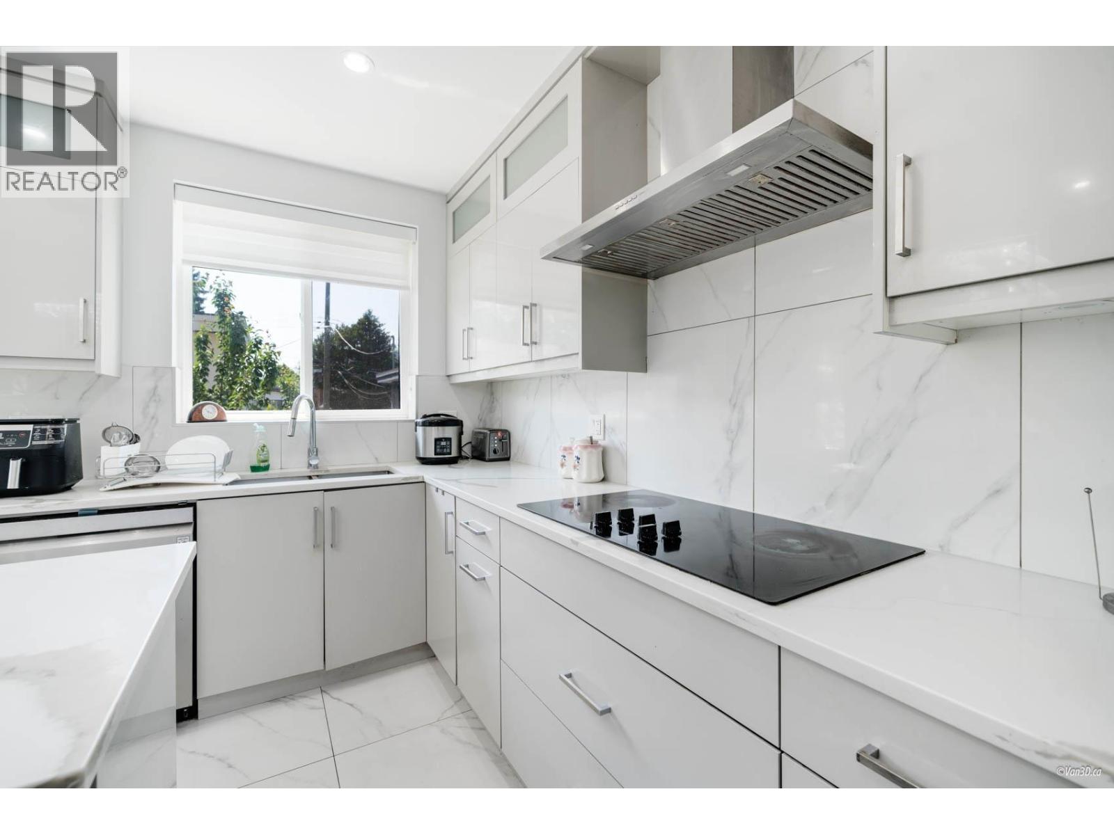 4841 Dumfries Street, Vancouver, British Columbia  V5N 3T8 - Photo 8 - R3070330