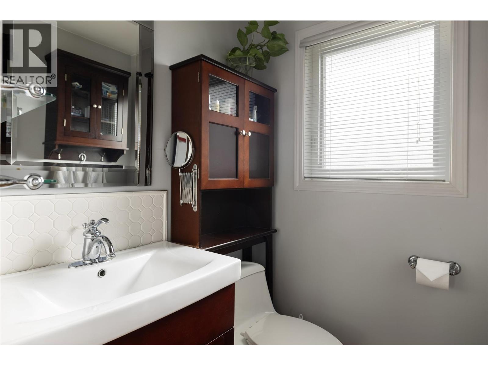 1203 41 Avenue, Vernon, British Columbia  V1T 8A6 - Photo 36 - 10370063