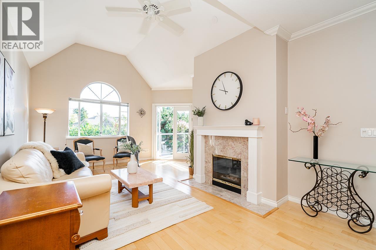 201 25 Richmond Street, New Westminster, British Columbia  V3L 5P9 - Photo 2 - R3070113