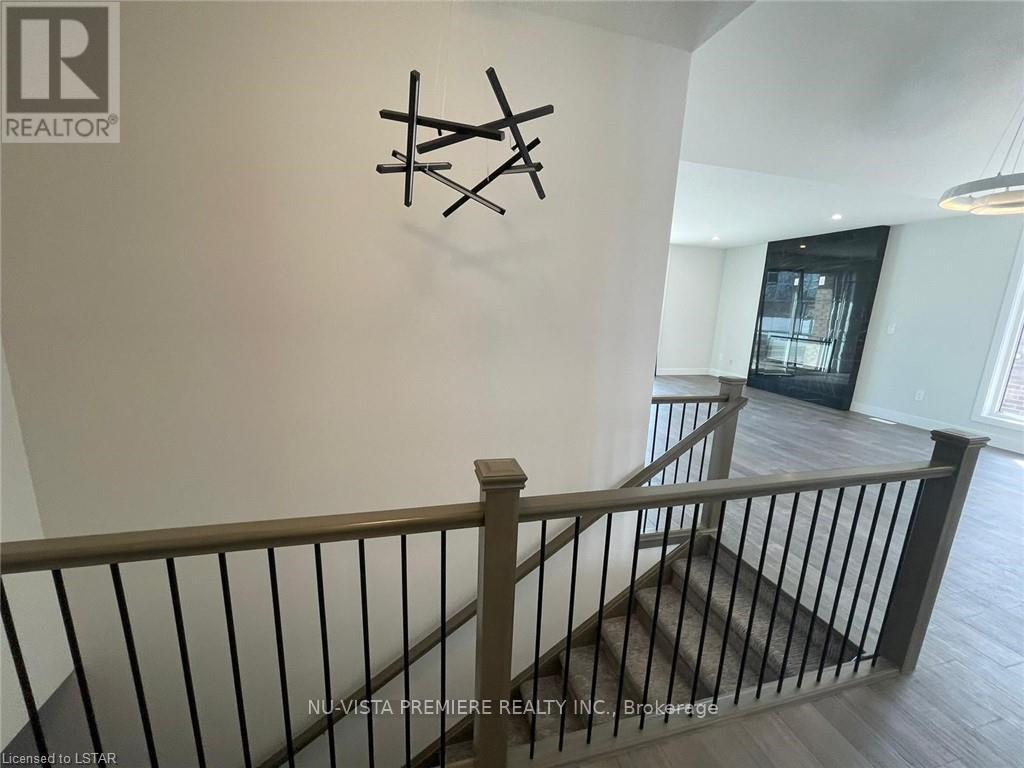 320 Stathis Boulevard, Sarnia, Ontario  N7S 0G7 - Photo 7 - X12547442