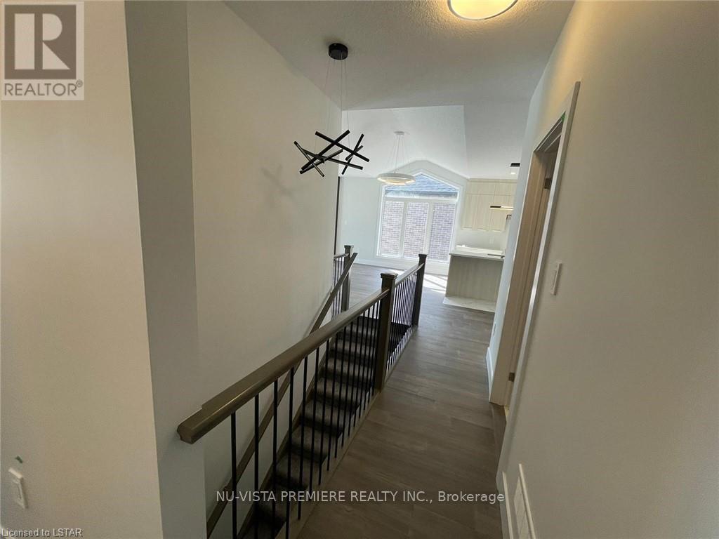 320 Stathis Boulevard, Sarnia, Ontario  N7S 0G7 - Photo 8 - X12547442