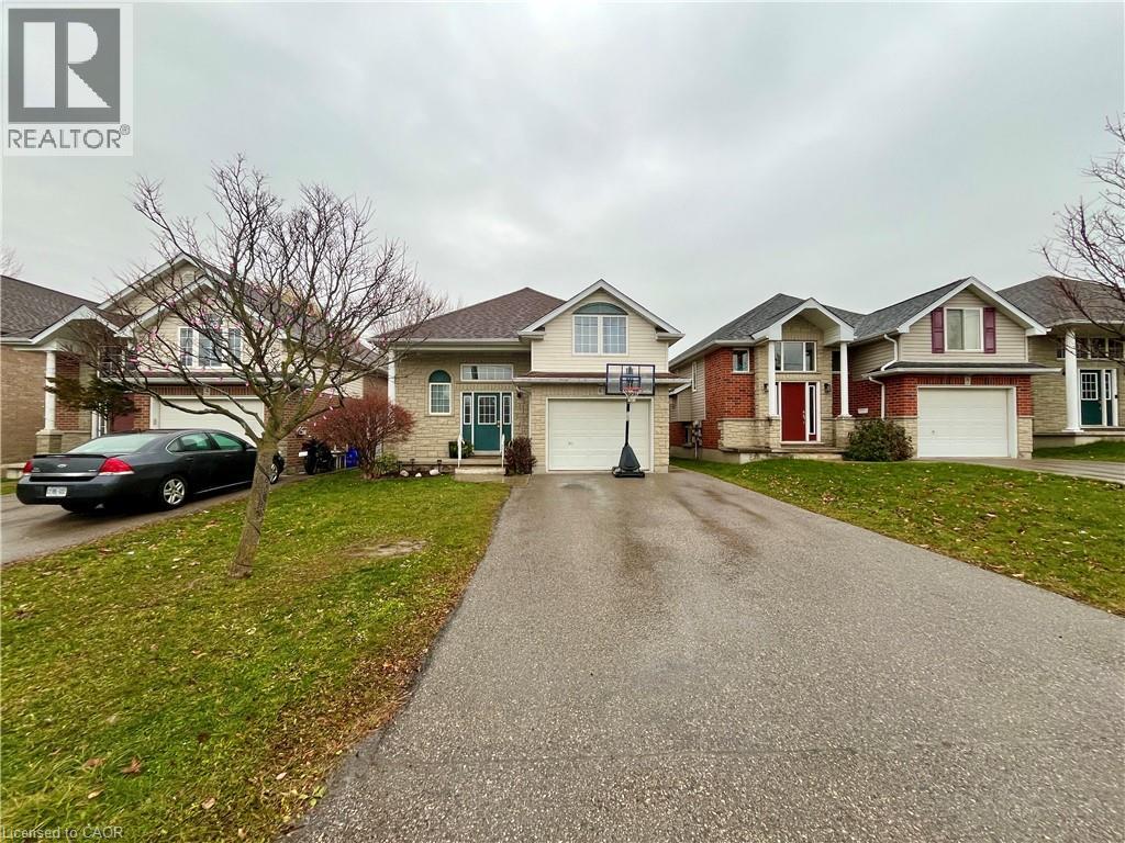 6 Smetana Drive, Kitchener, Ontario  N2B 3B8 - Photo 2 - 40789968