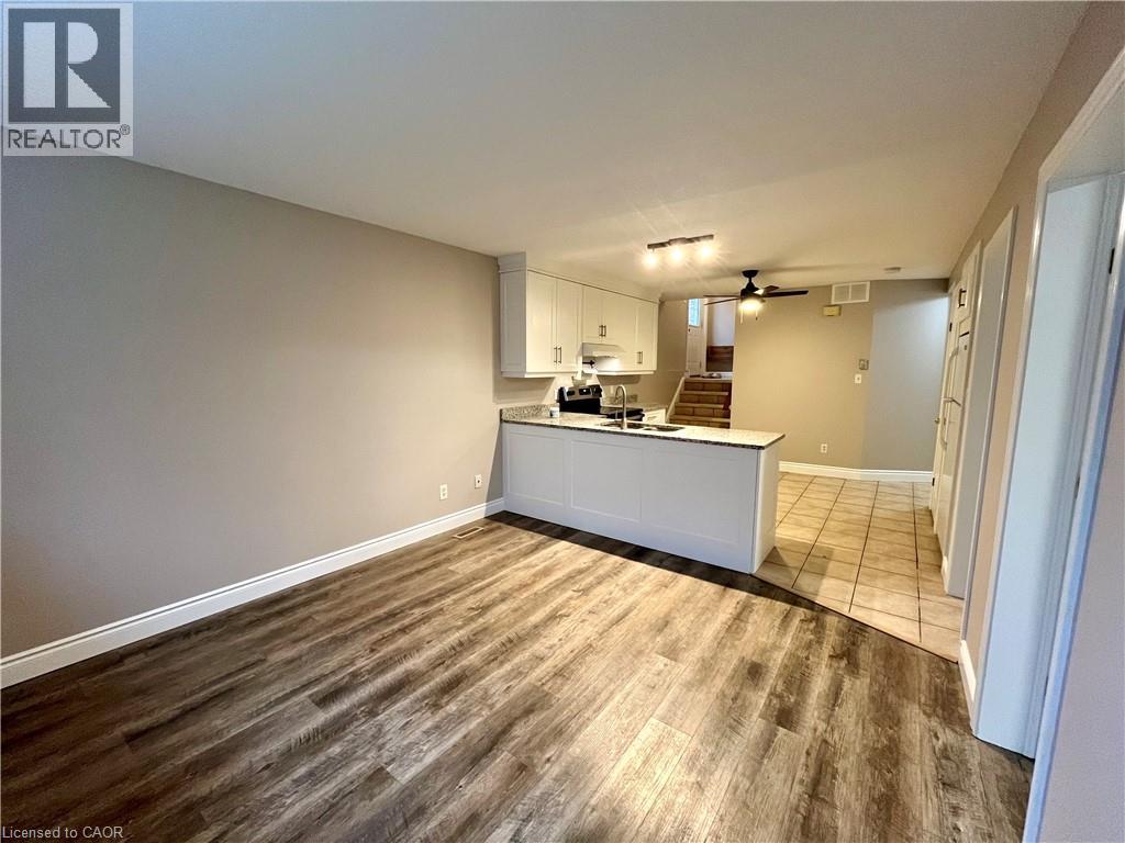 6 Smetana Drive, Kitchener, Ontario  N2B 3B8 - Photo 5 - 40789968