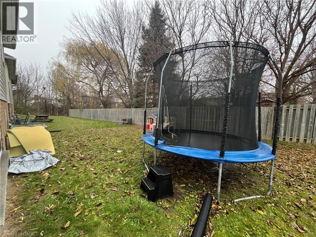 6 Smetana Drive, Kitchener, Ontario  N2B 3B8 - Photo 18 - 40789968