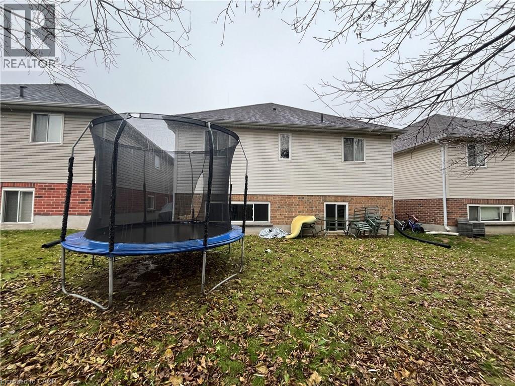 6 Smetana Drive, Kitchener, Ontario  N2B 3B8 - Photo 17 - 40789968