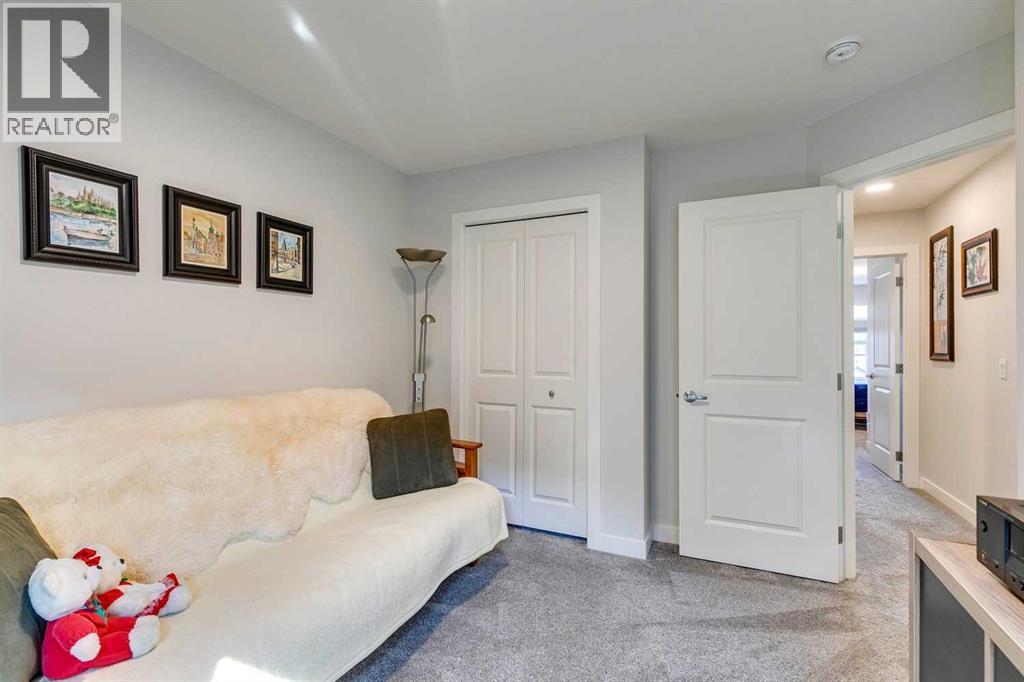 819 Shawnee Terrace Sw, Calgary, Alberta  T2Y 0T4 - Photo 26 - A2255503