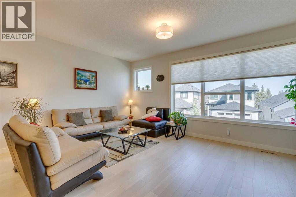 819 Shawnee Terrace Sw, Calgary, Alberta  T2Y 0T4 - Photo 5 - A2255503