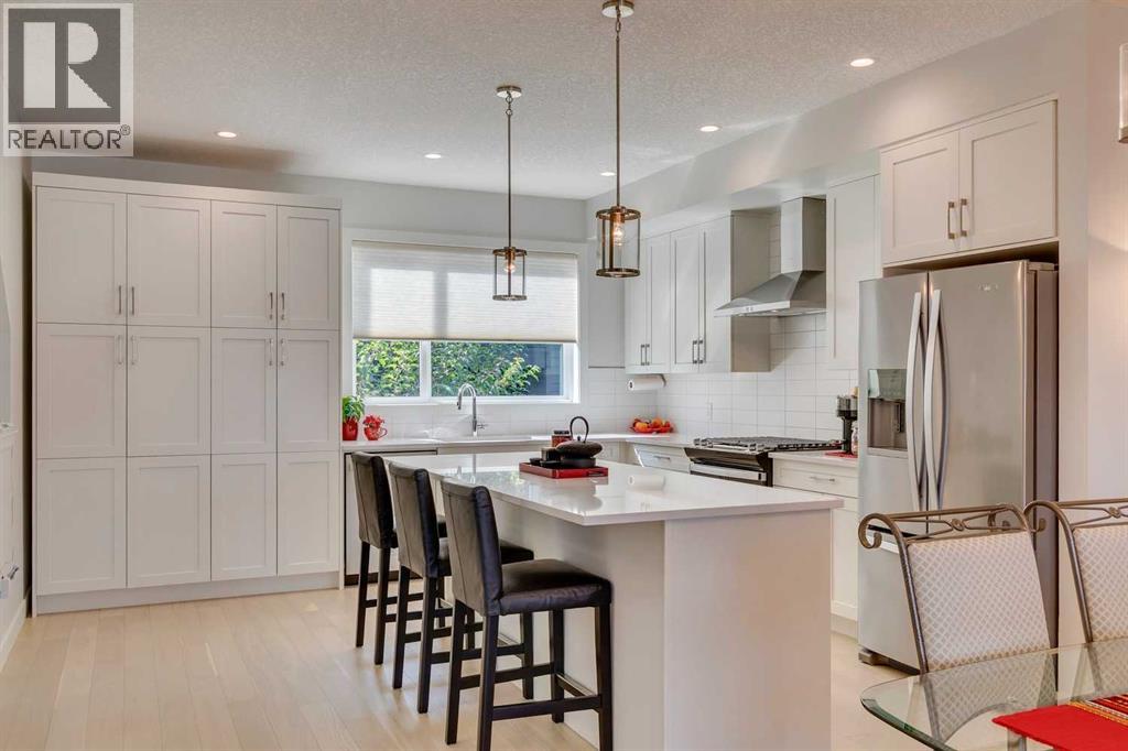 819 Shawnee Terrace Sw, Calgary, Alberta  T2Y 0T4 - Photo 9 - A2255503