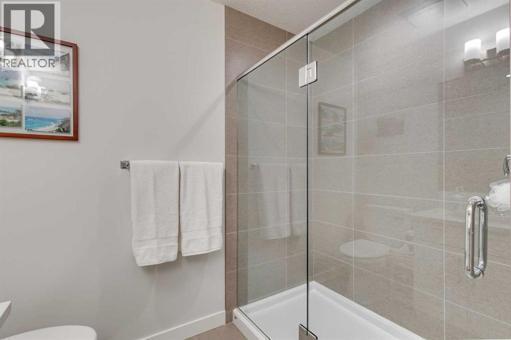 819 Shawnee Terrace Sw, Calgary, Alberta  T2Y 0T4 - Photo 23 - A2255503