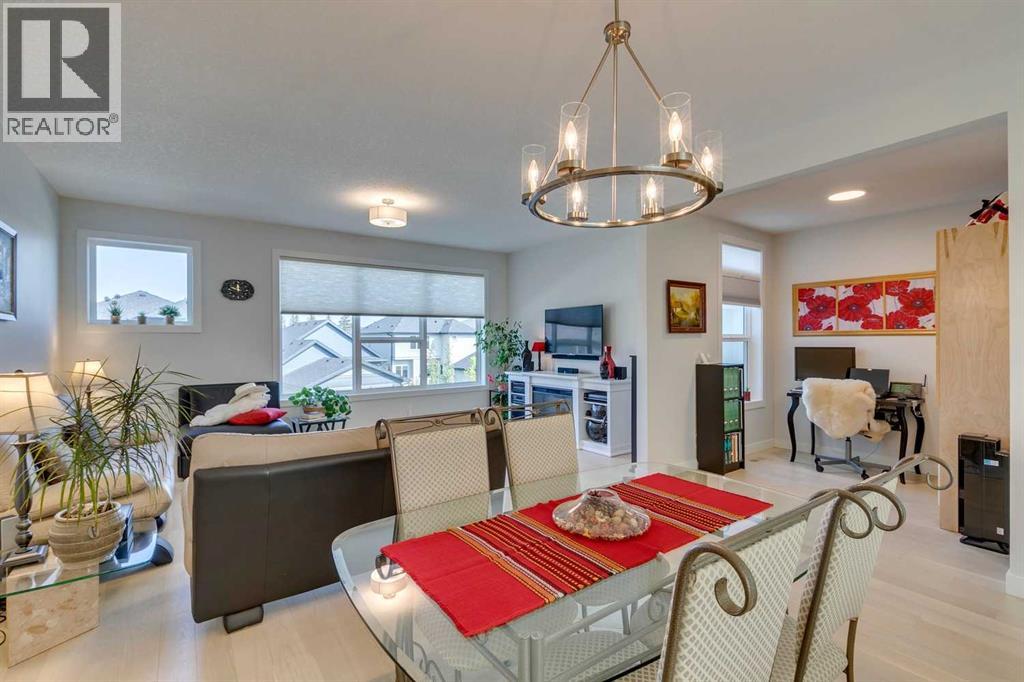 819 Shawnee Terrace Sw, Calgary, Alberta  T2Y 0T4 - Photo 8 - A2255503