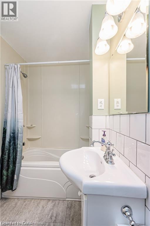 15 Greenbrook Drive, Kitchener, Ontario  N2M 4J5 - Photo 9 - 40790724