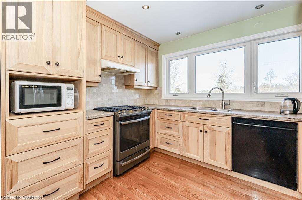 15 Greenbrook Drive, Kitchener, Ontario  N2M 4J5 - Photo 5 - 40790724