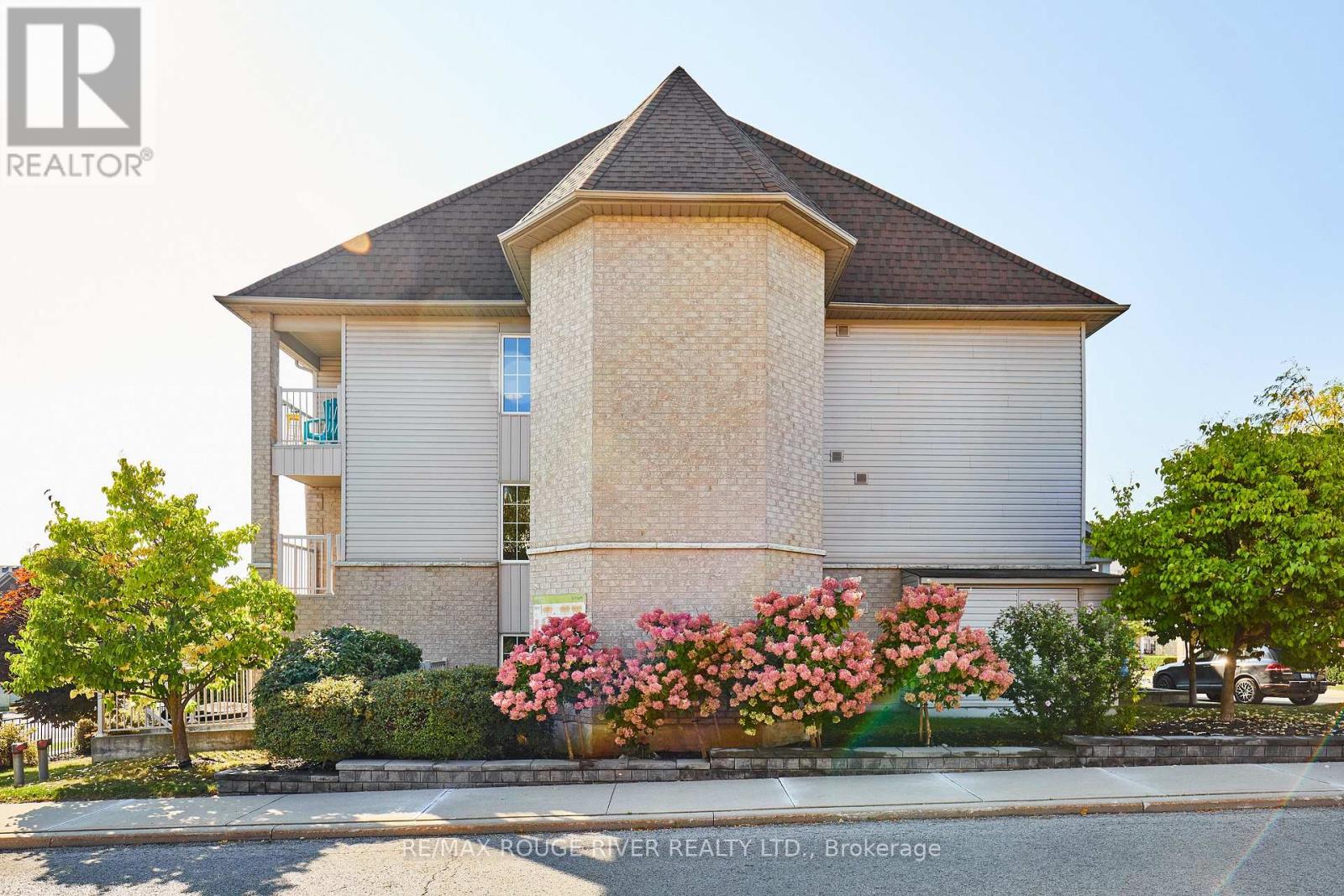 2 - 72 Petra Way, Whitby, Ontario  L1R 0A3 - Photo 31 - E12415196