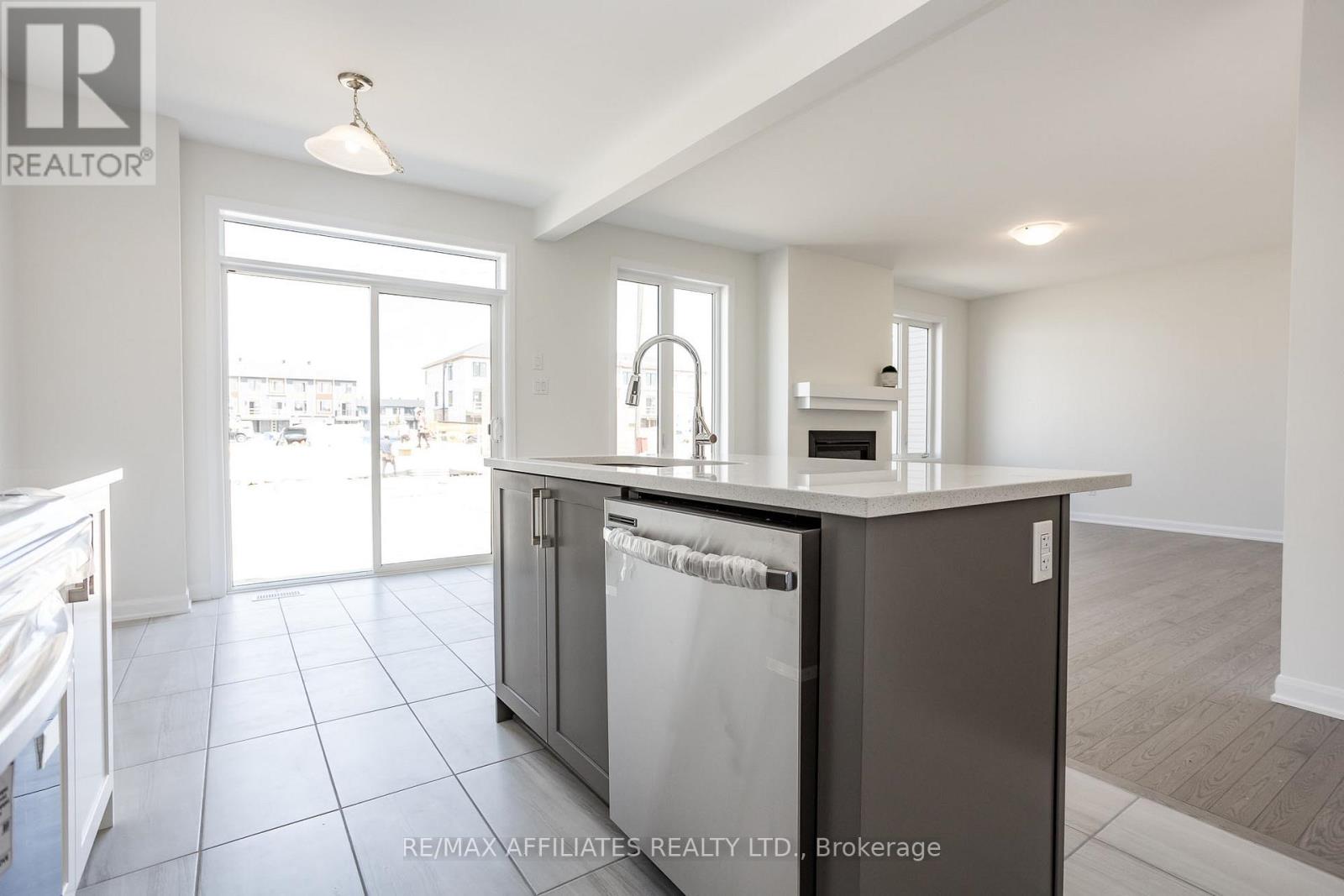 850 Cappamore Drive, Ottawa, Ontario  K2C 3H2 - Photo 15 - X12478749